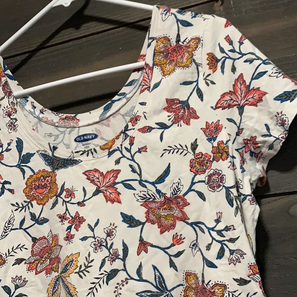 Old Navy Maternity Ballet Top - Picture 2 of 5